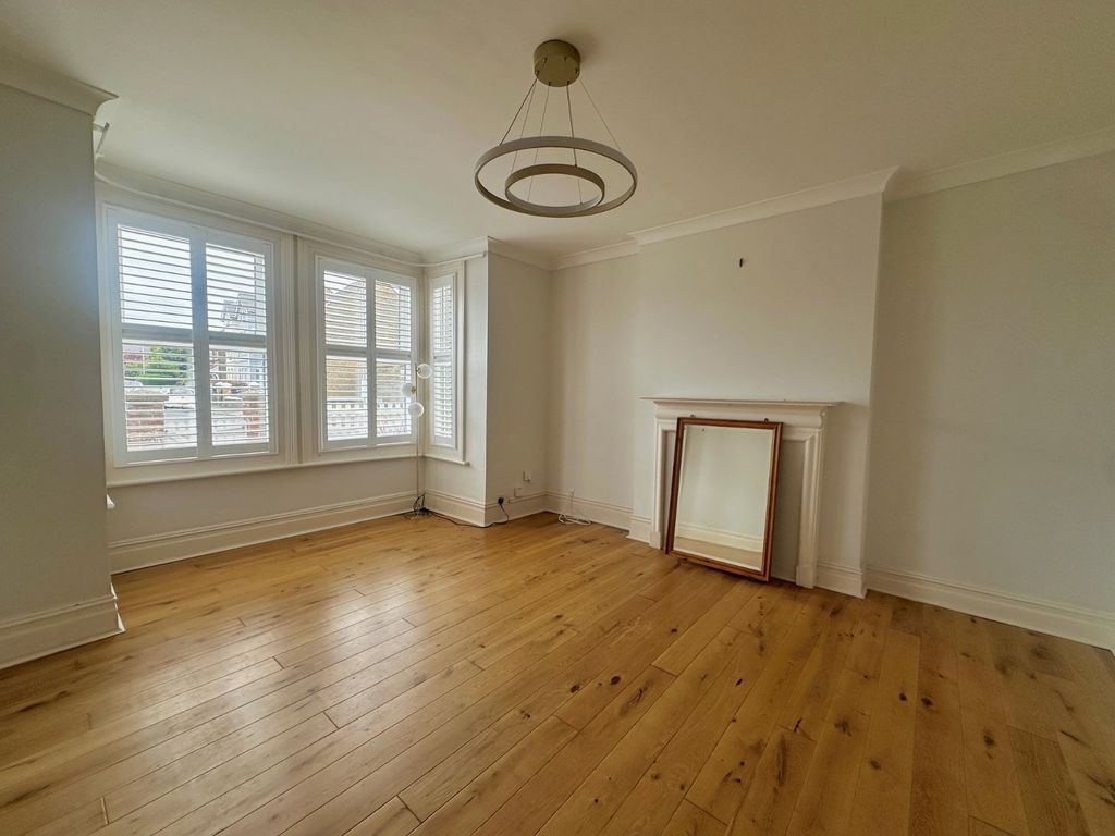Property photo 2 of 13 Picture No. 16