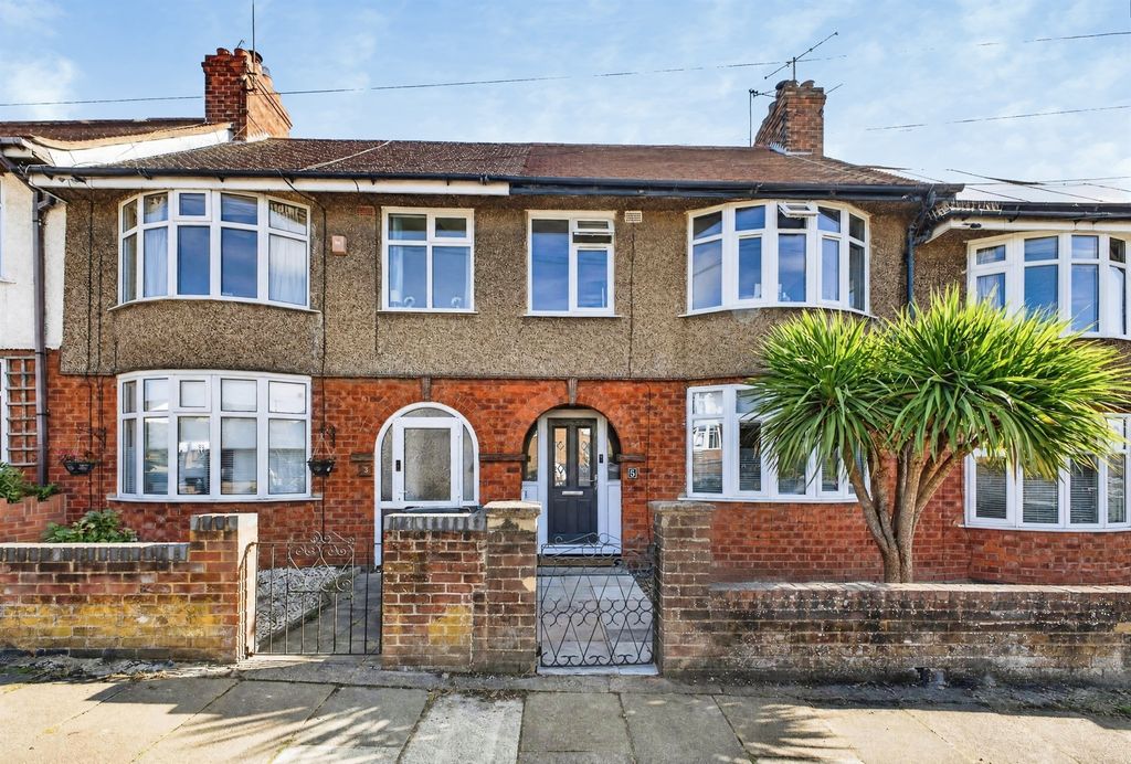 Property photo 1 of 17