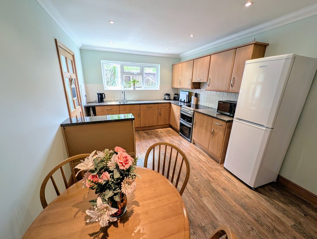 Property photo 3 of 36