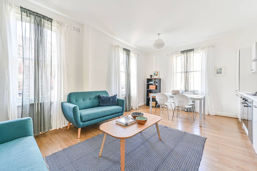 Property photo 2 of 18