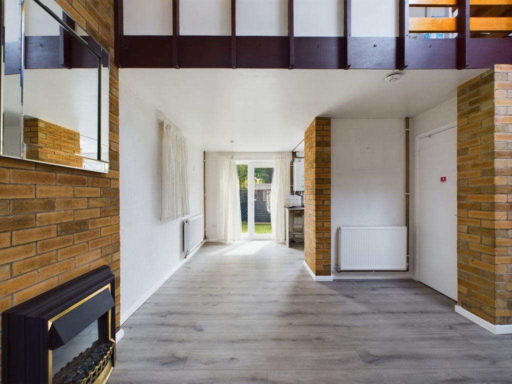 Property photo 2 of 11 Living Room