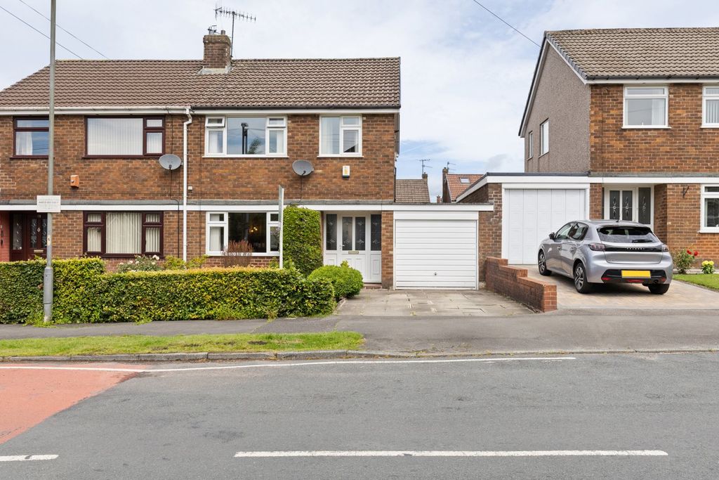 Property photo 2 of 42