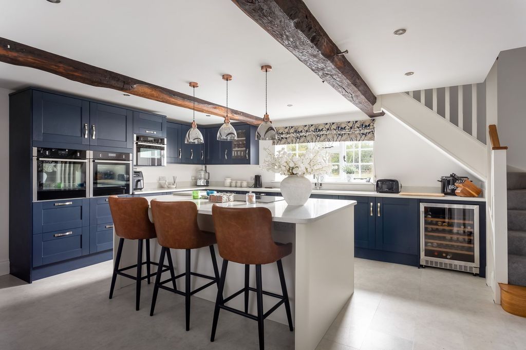 Property photo 2 of 24