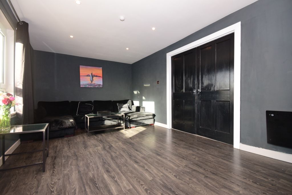 Property photo 2 of 14 Gallery