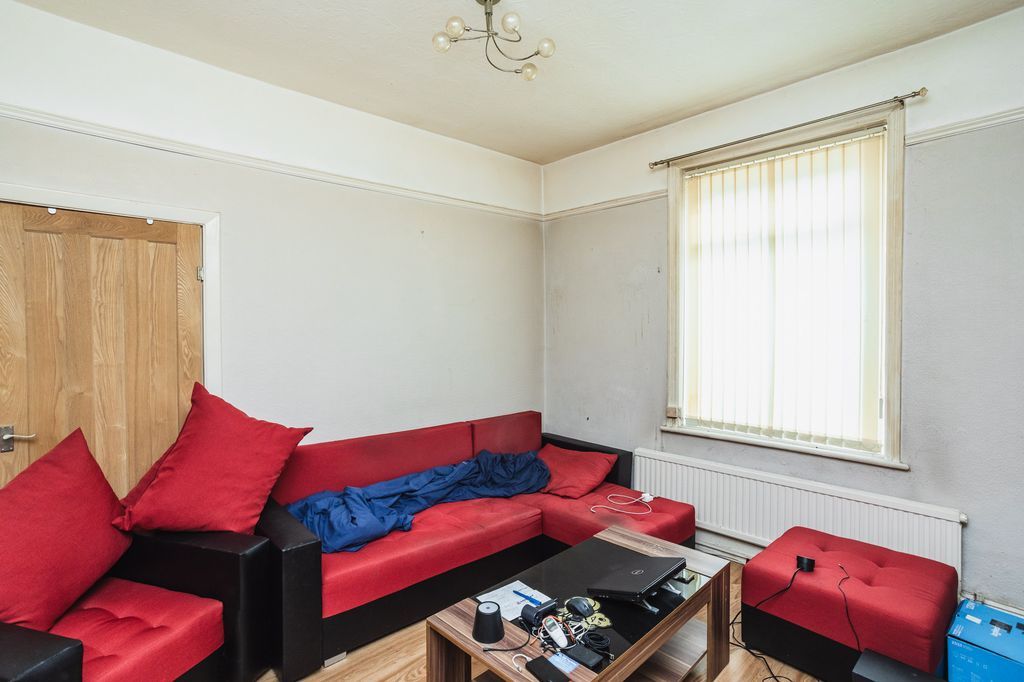 Property photo 2 of 18
