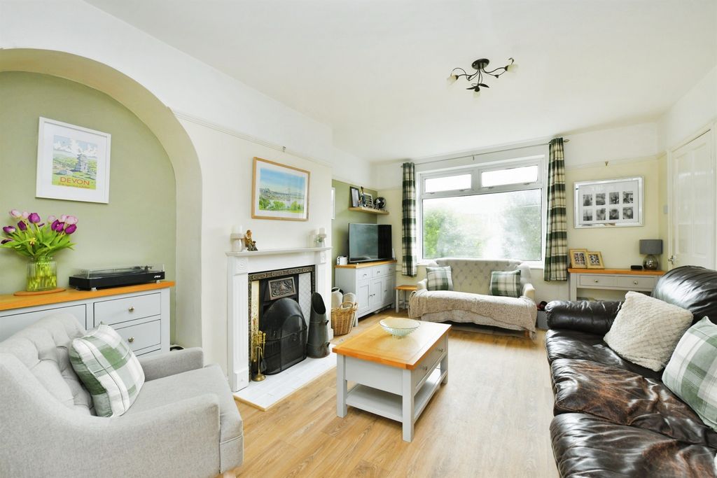 Property photo 2 of 29