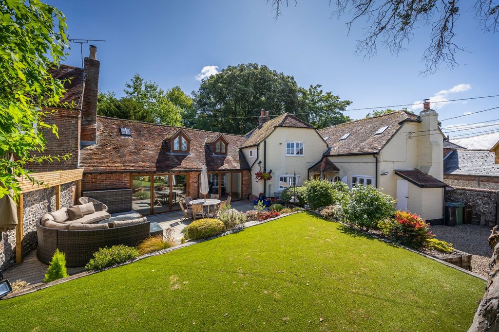 Property photo 3 of 23 Picture No. 29