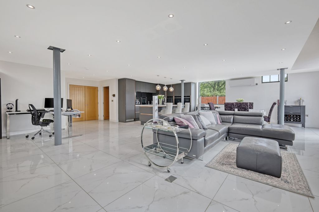 Property photo 1 of 29 Photo #1