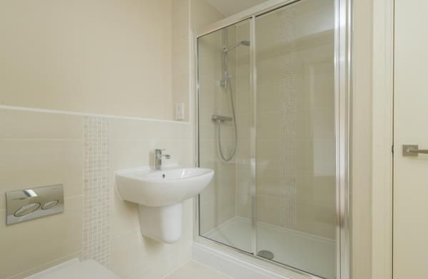 Property photo 3 of 7 Bathroom