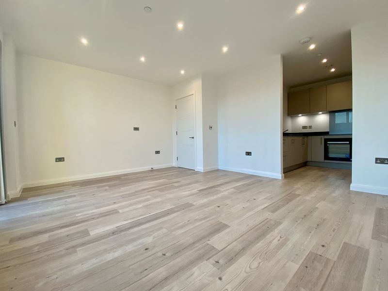 Property photo 3 of 8 Photo 7