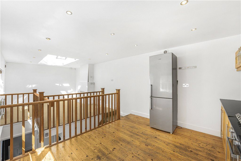 Property photo 3 of 12 Kitchen
