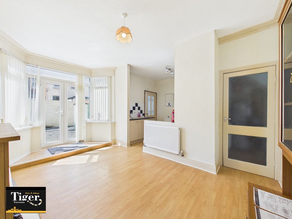 Property photo 3 of 9 Cam03440G0-Pr0599-Still008