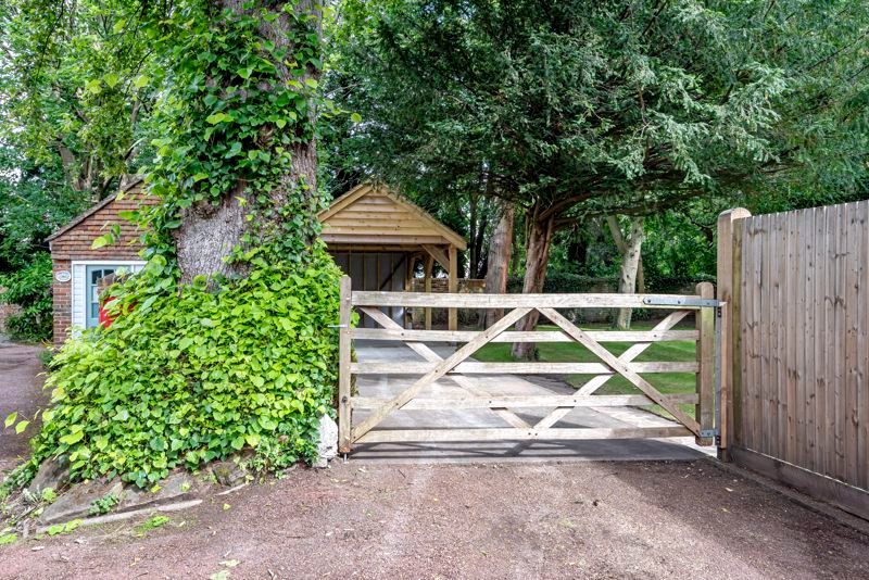 Additional image 31 of 3 bed flat to rentKings Road, Horsham RH13