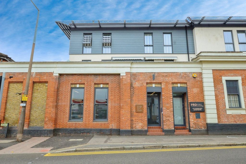 Property photo 1 of 20