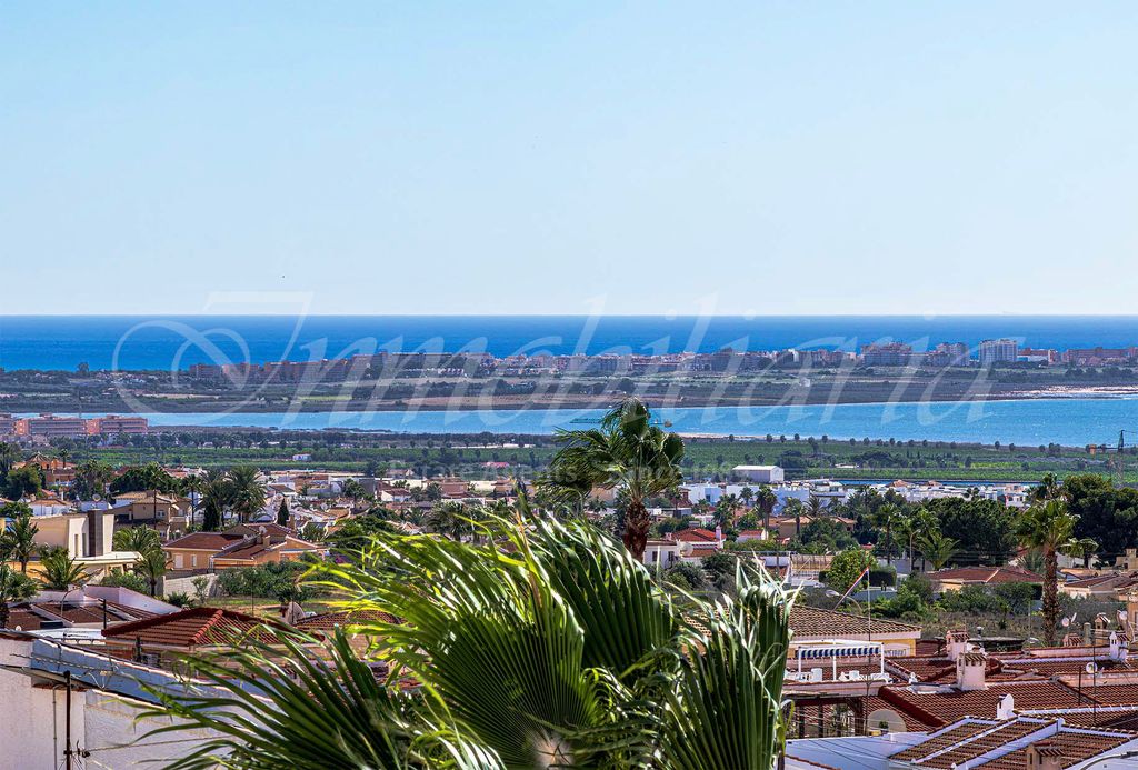 Property photo 1 of 45