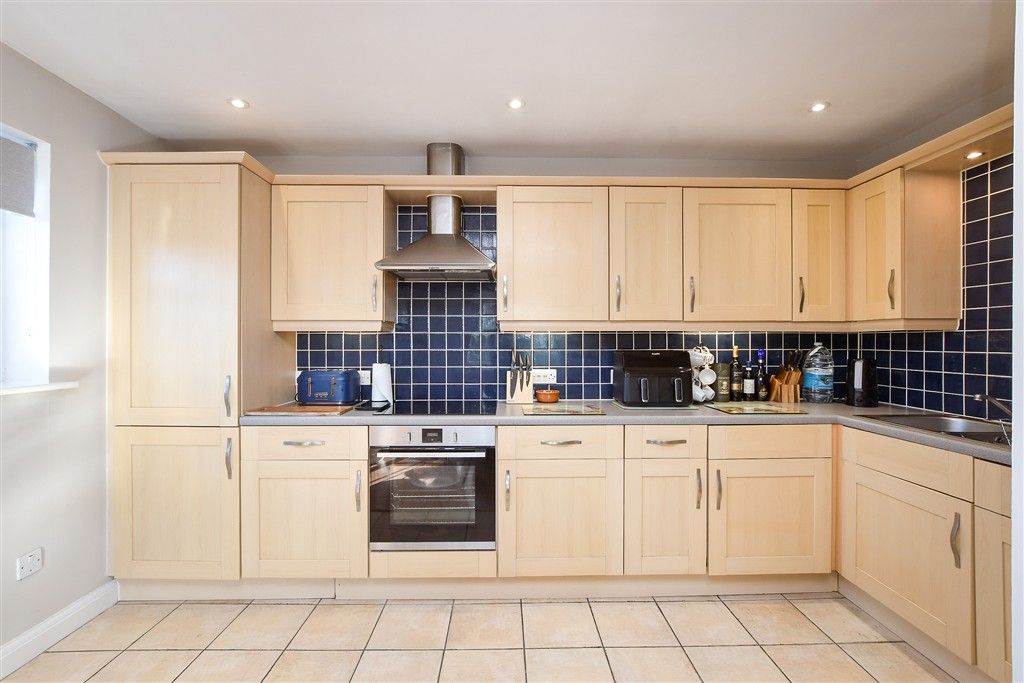 Property photo 2 of 9 Kitchen