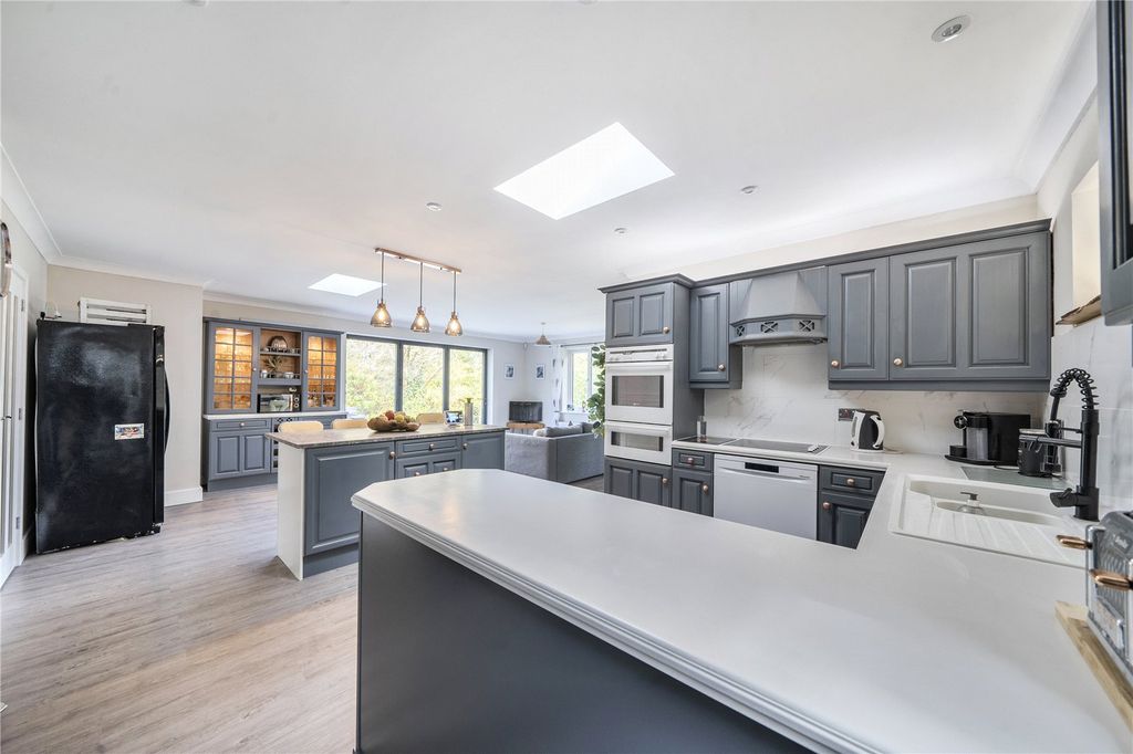 Property photo 3 of 15 Picture No. 33