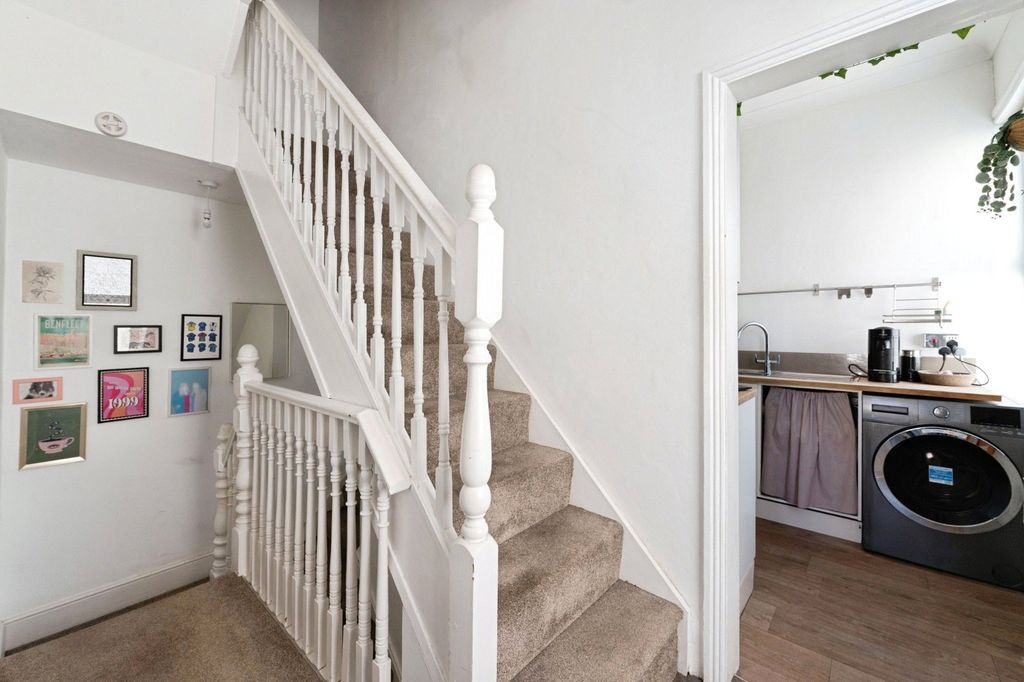 Property photo 2 of 9 Pbox-Img.Jpg