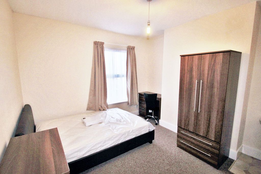 Property photo 1 of 4