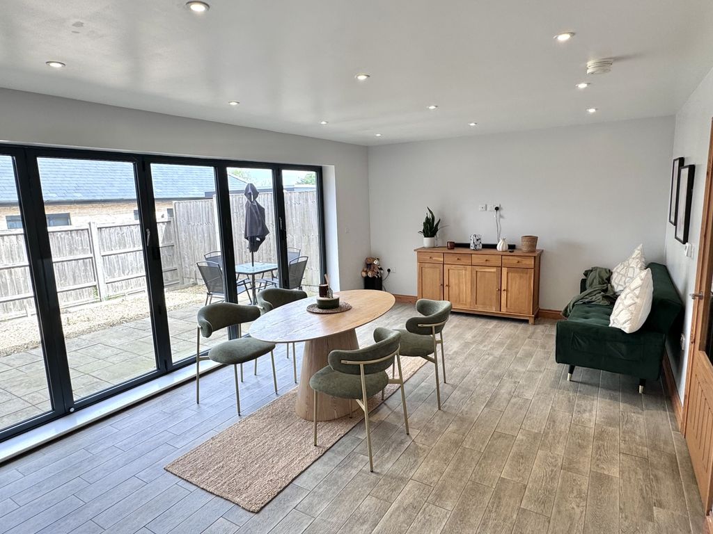 Property photo 3 of 13 Img_4235