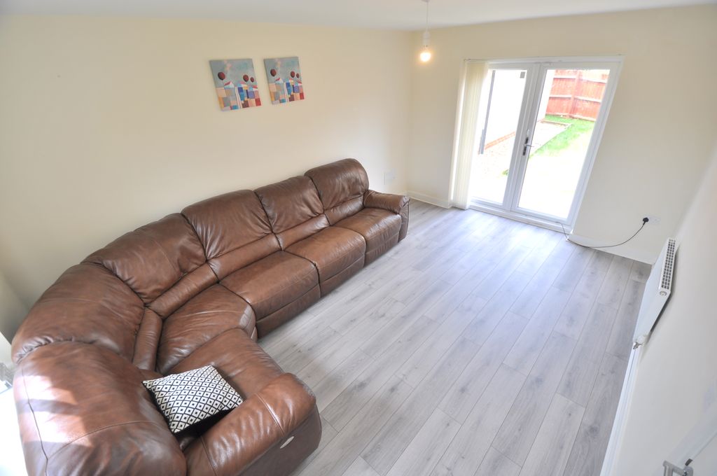 Property photo 2 of 10 Lounge