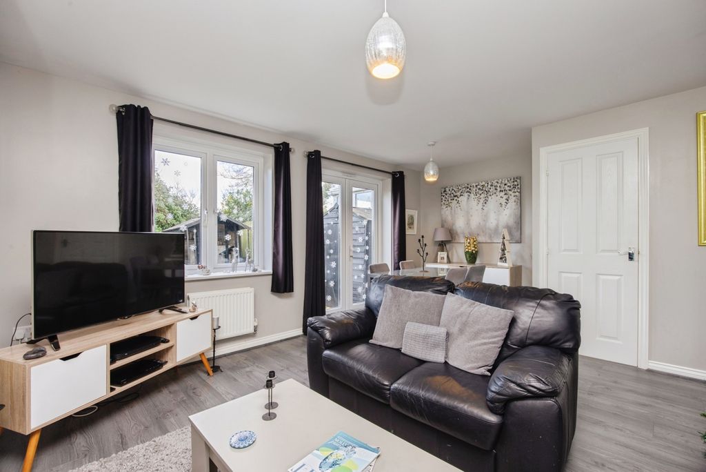 Property photo 2 of 11 Pbox-Img.Jpg