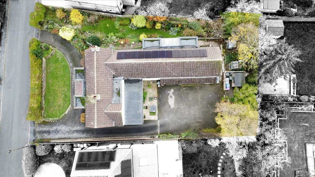 Property photo 2 of 32