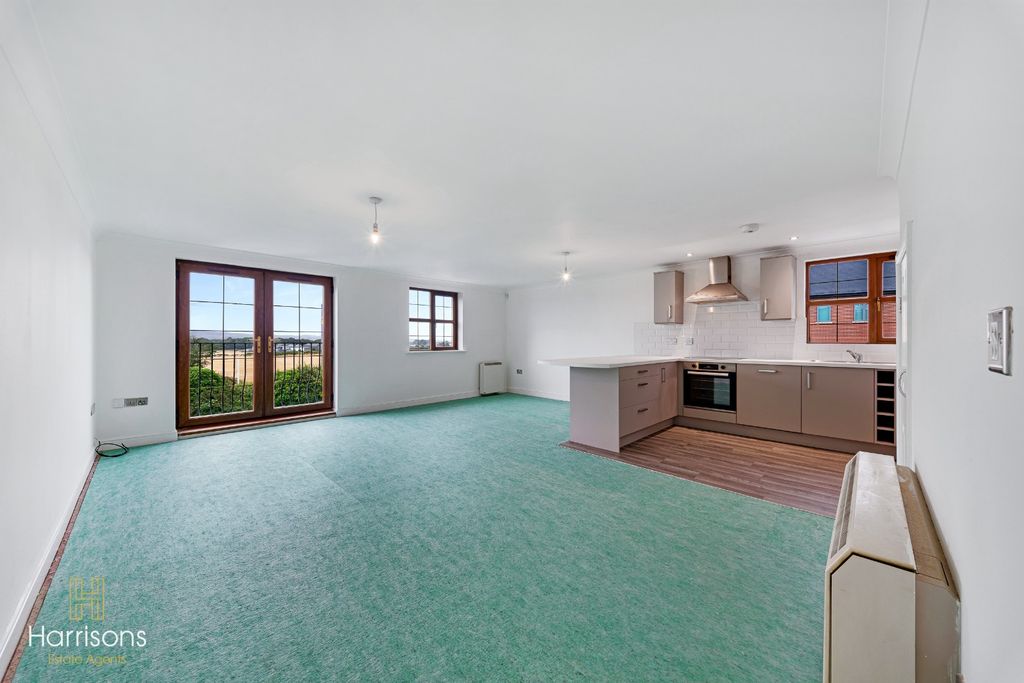 Property photo 3 of 21 5324294