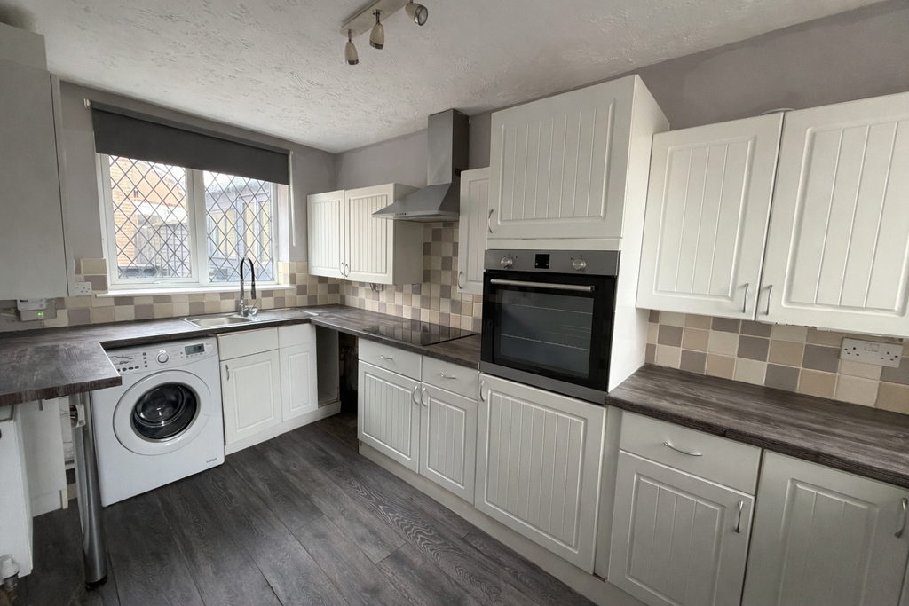 Property photo 3 of 15 Kitchen