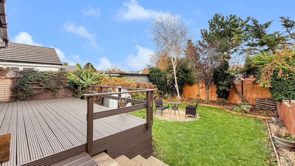 Property photo 2 of 19 Garden