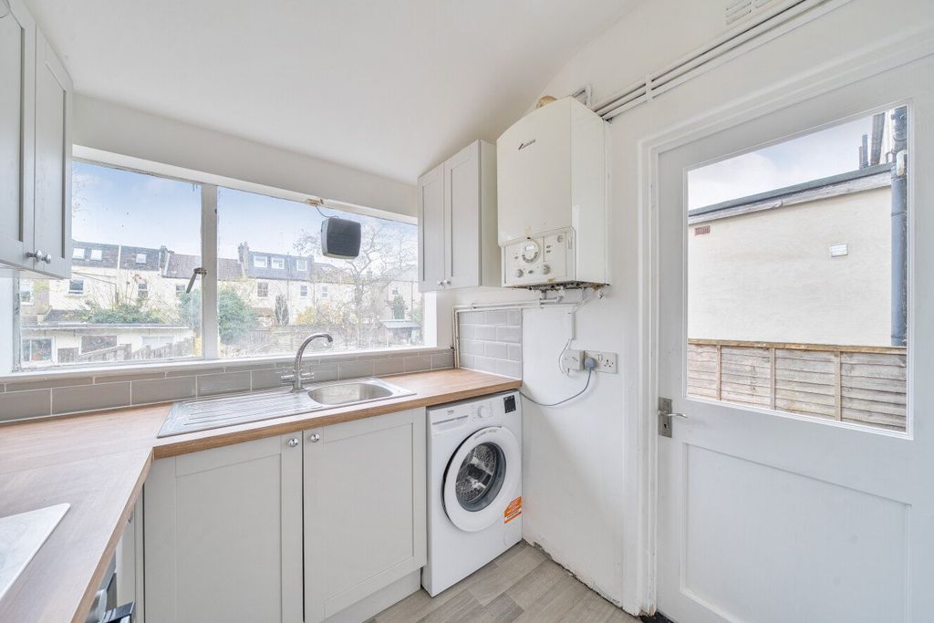 Property photo 3 of 15 Picture No. 11