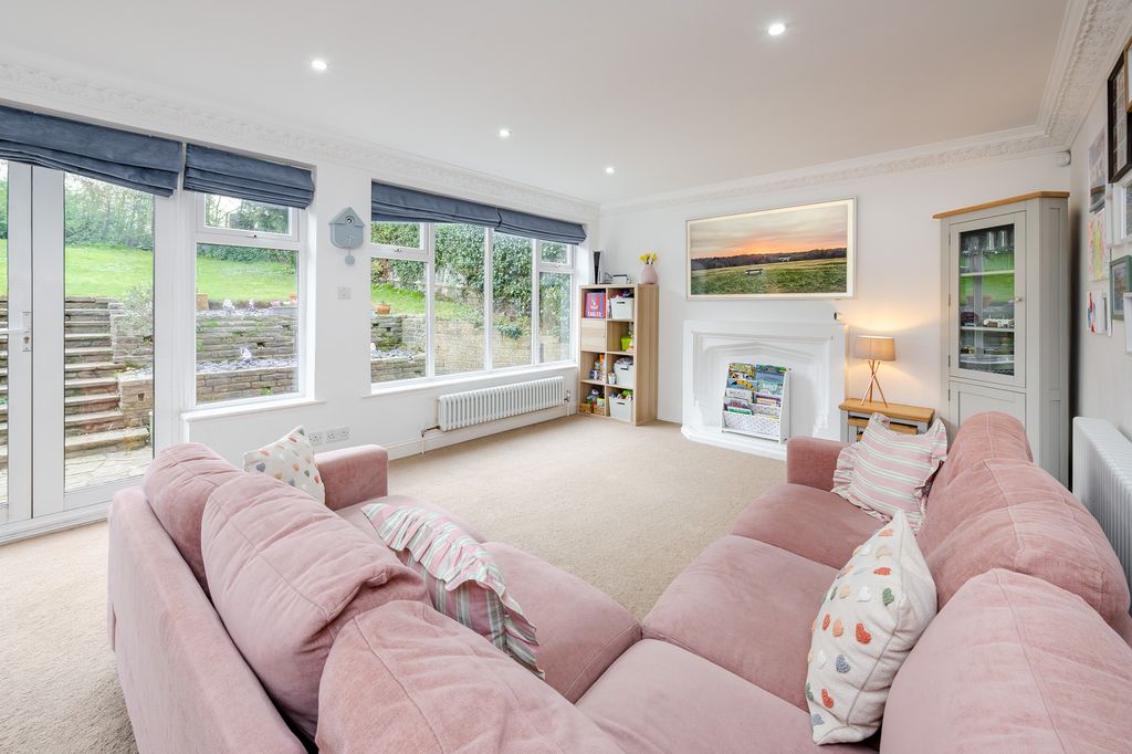 Property photo 3 of 19