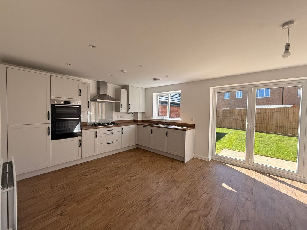 Property photo 3 of 23