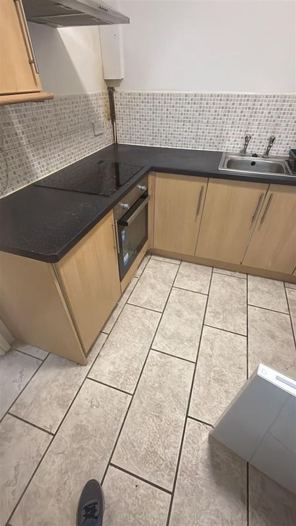 Property photo 2 of 9 Kitchen 2.Jpg