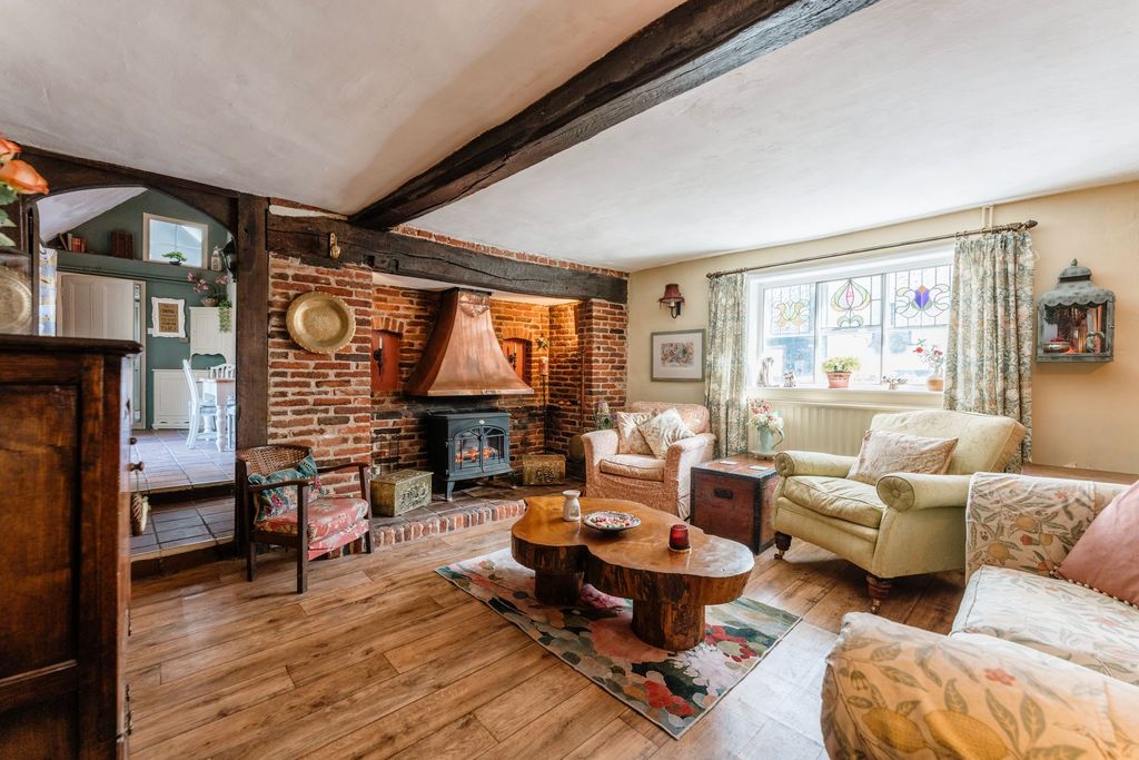 Property photo 3 of 28