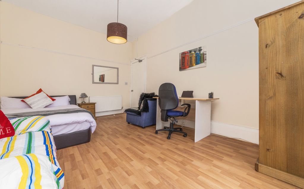 Property photo 1 of 9 Photo 0