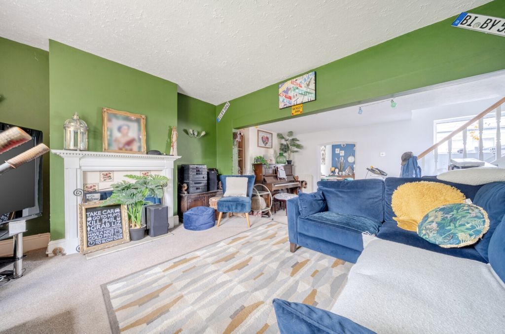 Property photo 2 of 21 1449823-32-69Ef8159869d8-Arw