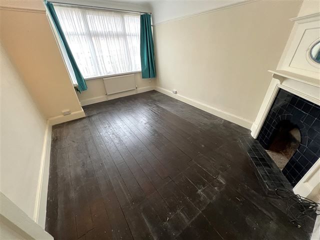 Property photo 2 of 11 Lounge