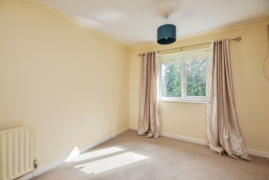 Property photo 2 of 17 Living Room