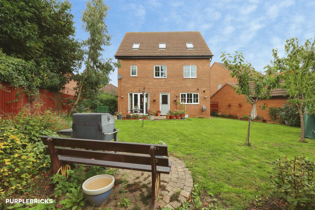 Property photo 2 of 27