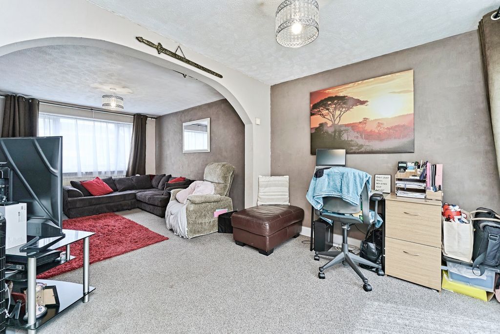 Property photo 2 of 13