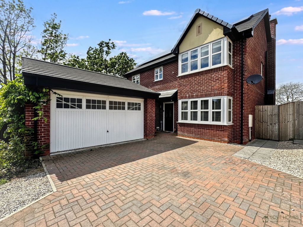 Property photo 1 of 32