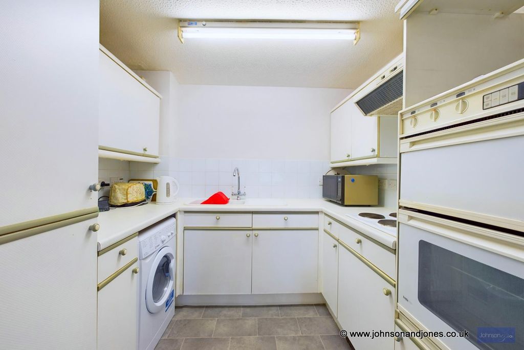Additional image 7 of 1 bed property for saleDrill Hall Road, Chertsey KT16