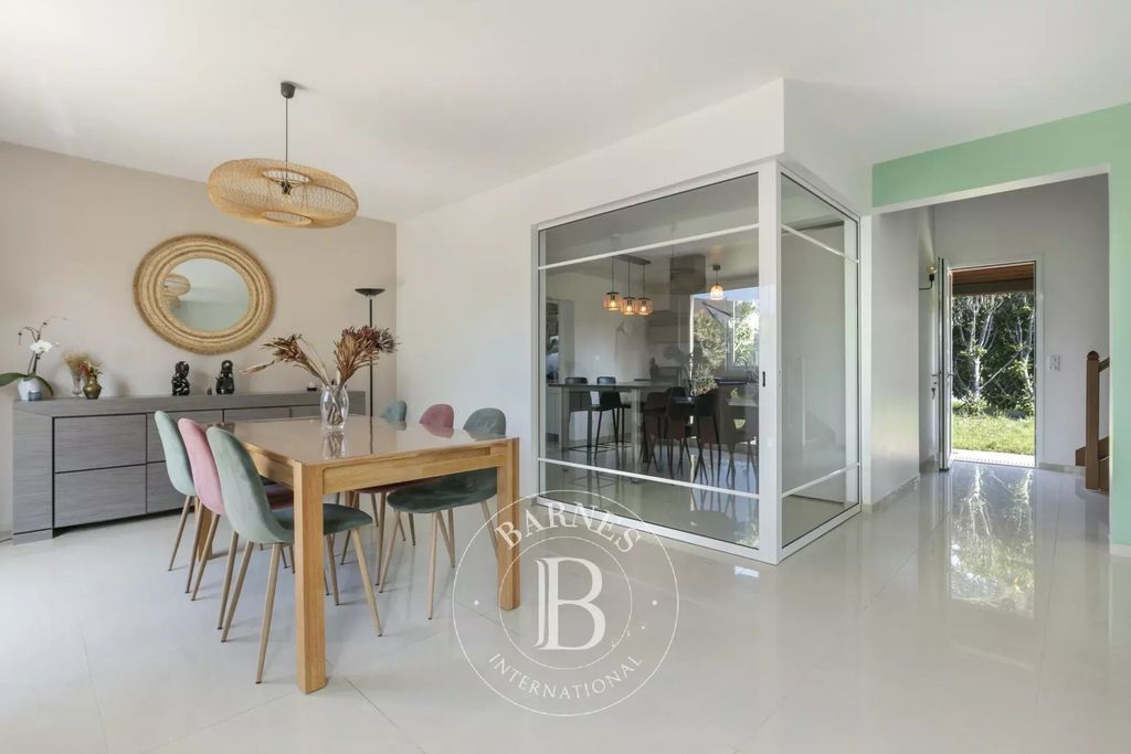 Property photo 3 of 18