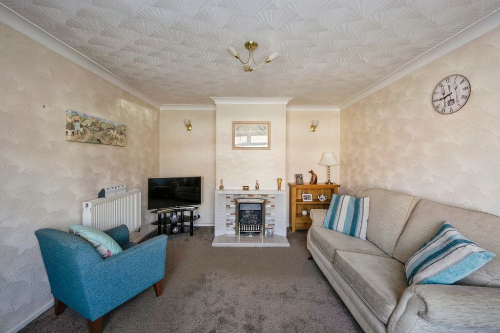 Property photo 3 of 16 Living Room