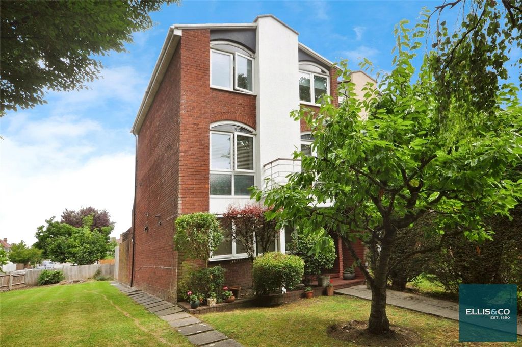 Property photo 1 of 17 Picture No. 24