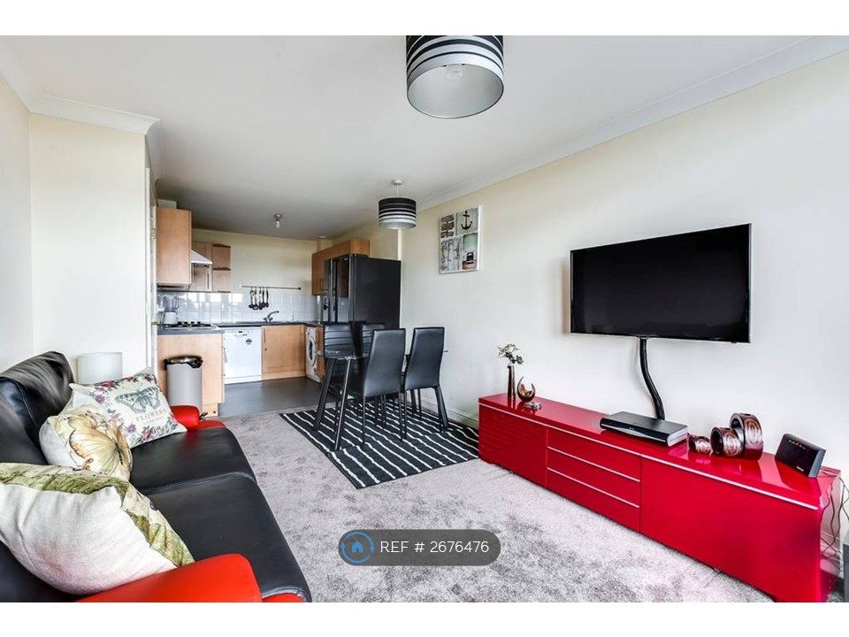 Property photo 3 of 26 Lounge