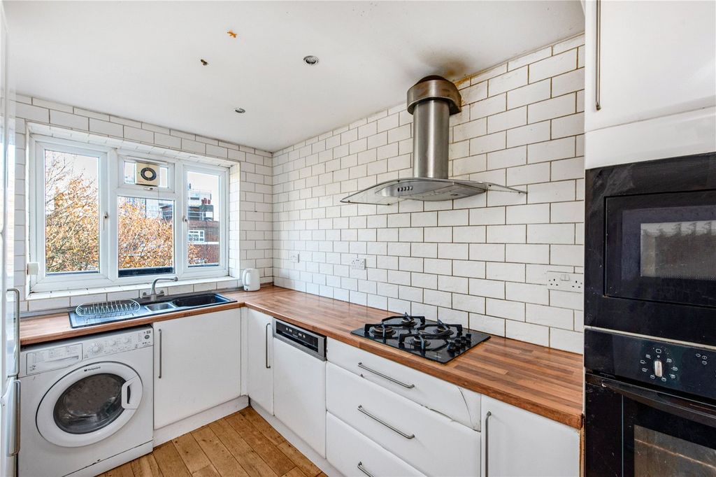 Property photo 3 of 12 Picture No. 14