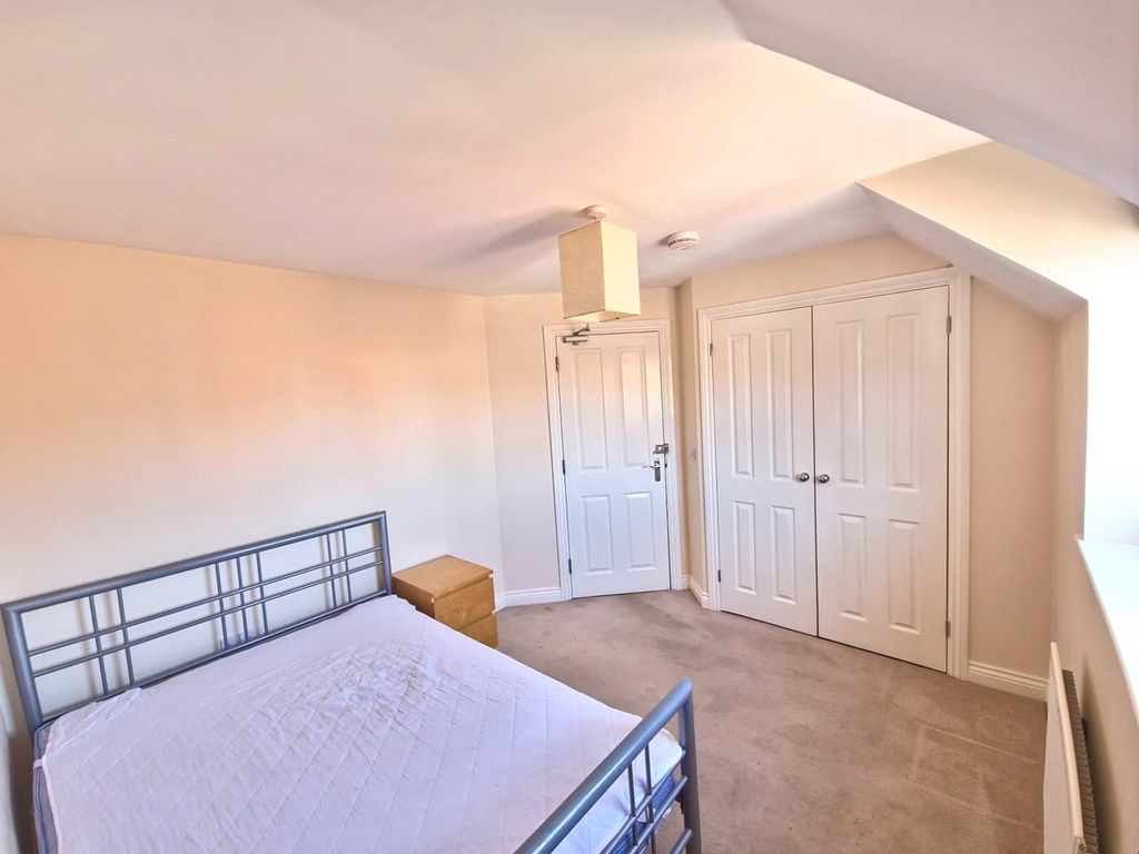 Property photo 3 of 7 Bedroom 2