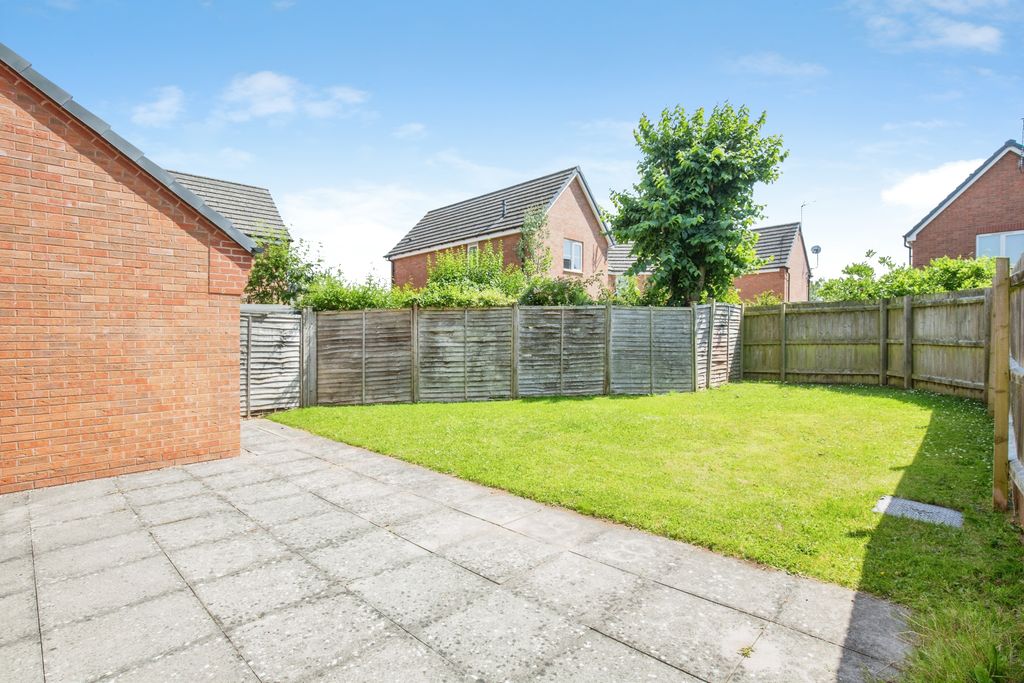 Property photo 2 of 19 05A5988B-Mw26-445